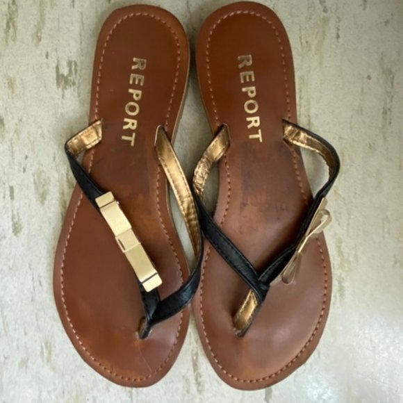 Report Shoes - Report Black with Gold bow so darn cute sandals